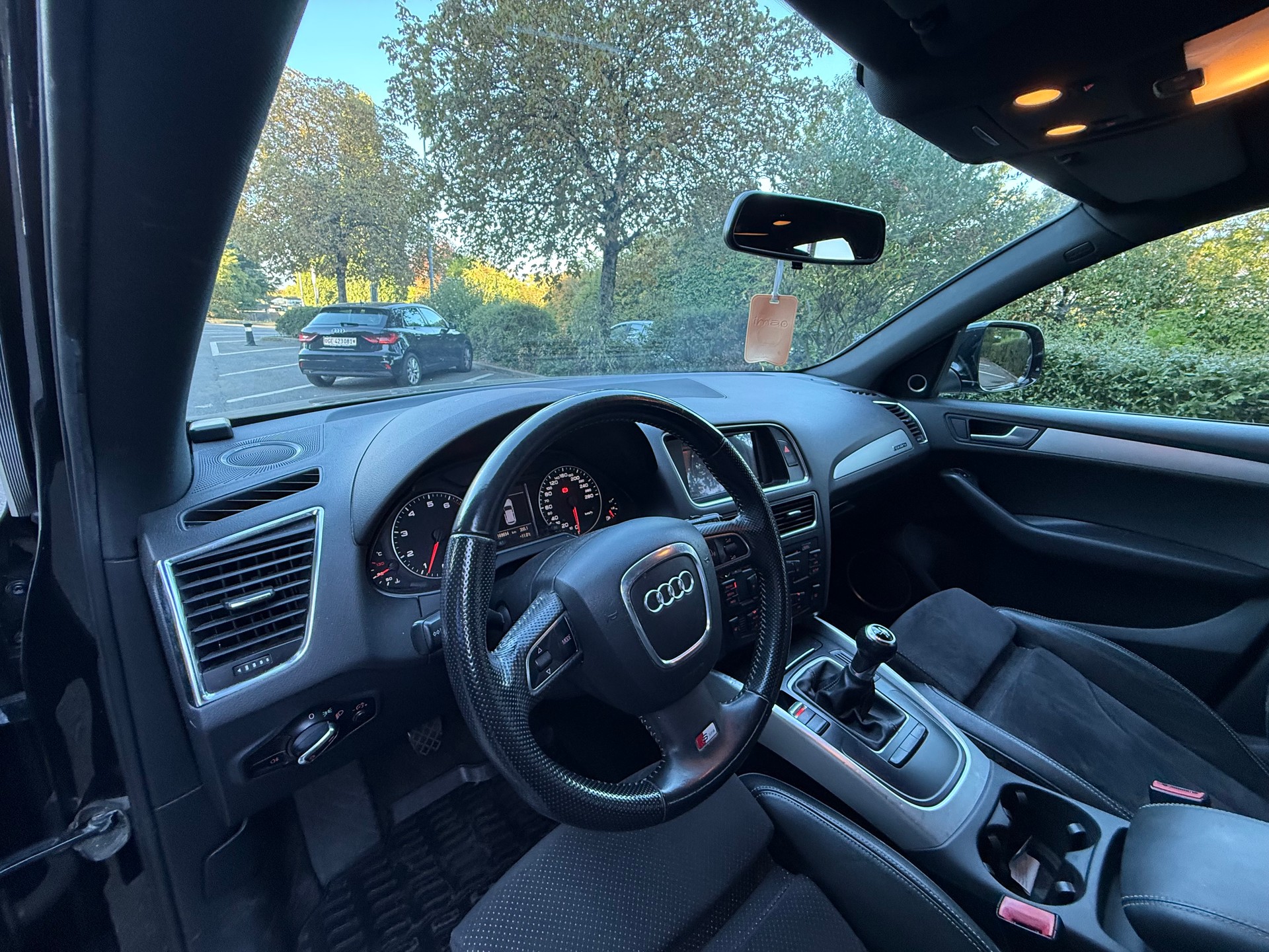 AUDI Q5 2.0 TFSI quattro S-Line-image-11