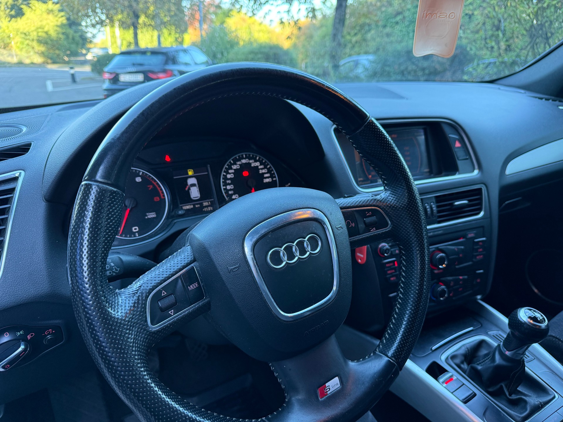 AUDI Q5 2.0 TFSI quattro S-Line-image-9