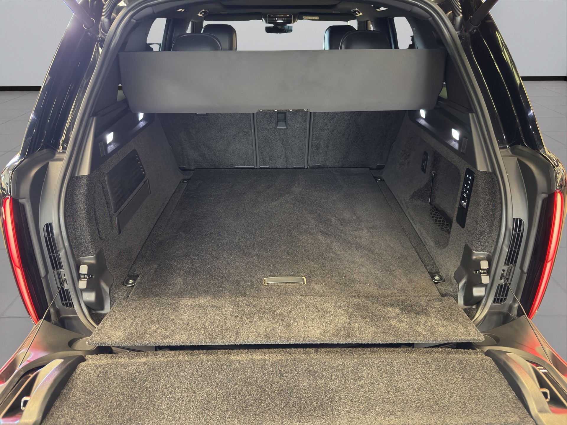 LAND ROVER Range Rover D300 3.0D I6 MHEV HSE Automatic-image-16