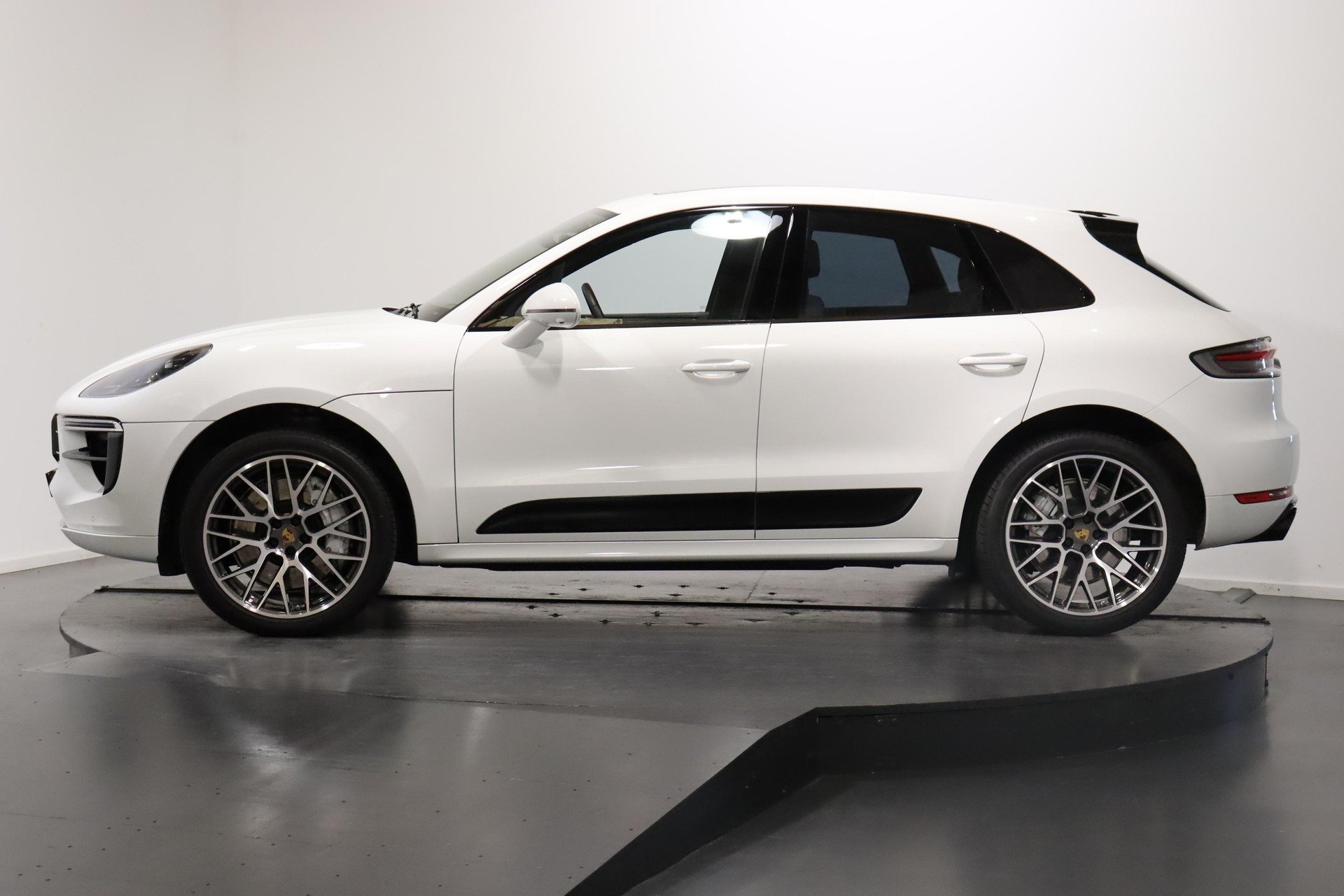 PORSCHE Macan 2.9 V6 Turbo-showroom-element-1