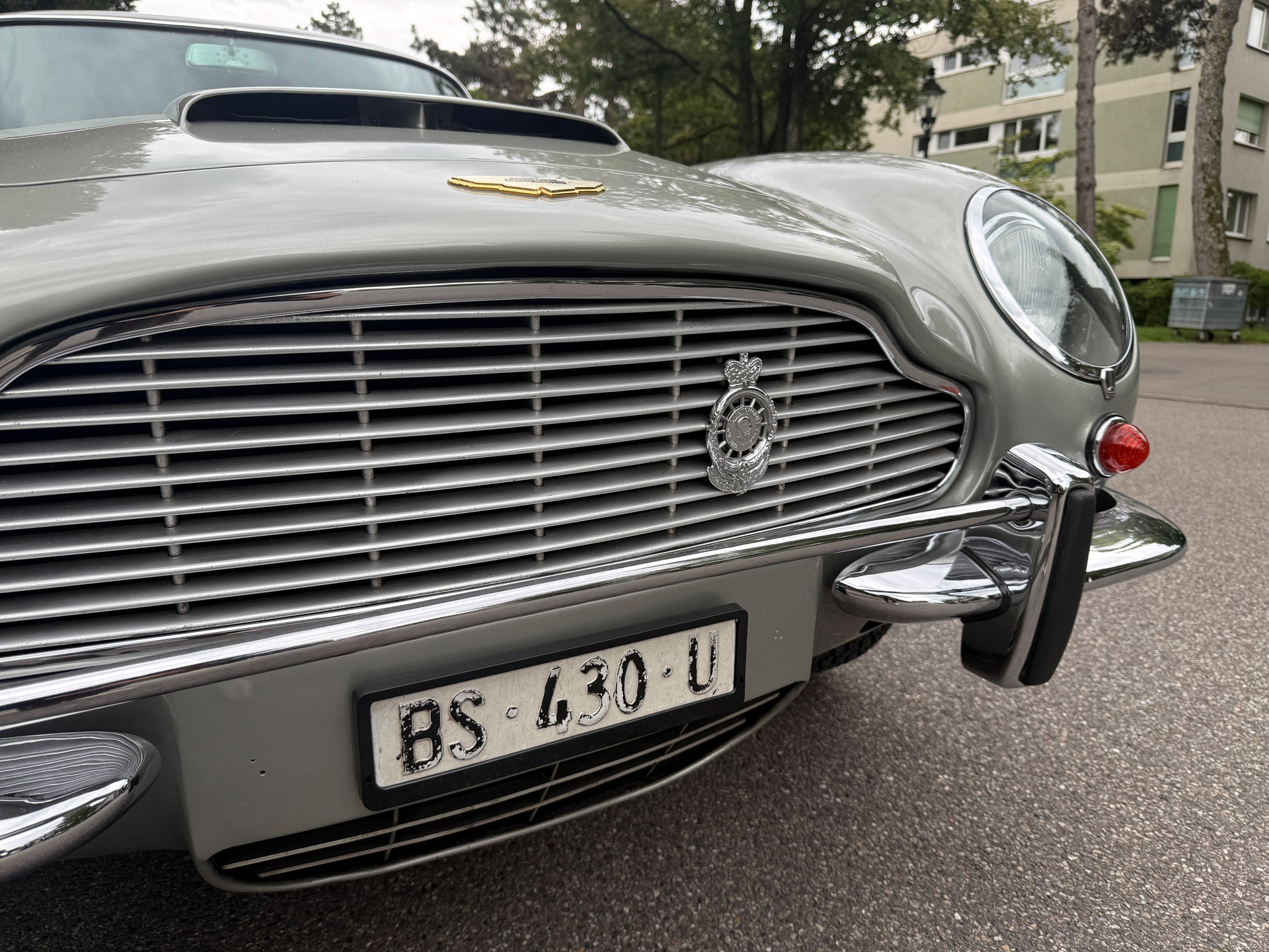 ASTON MARTIN DB 6 Vantage-image-15