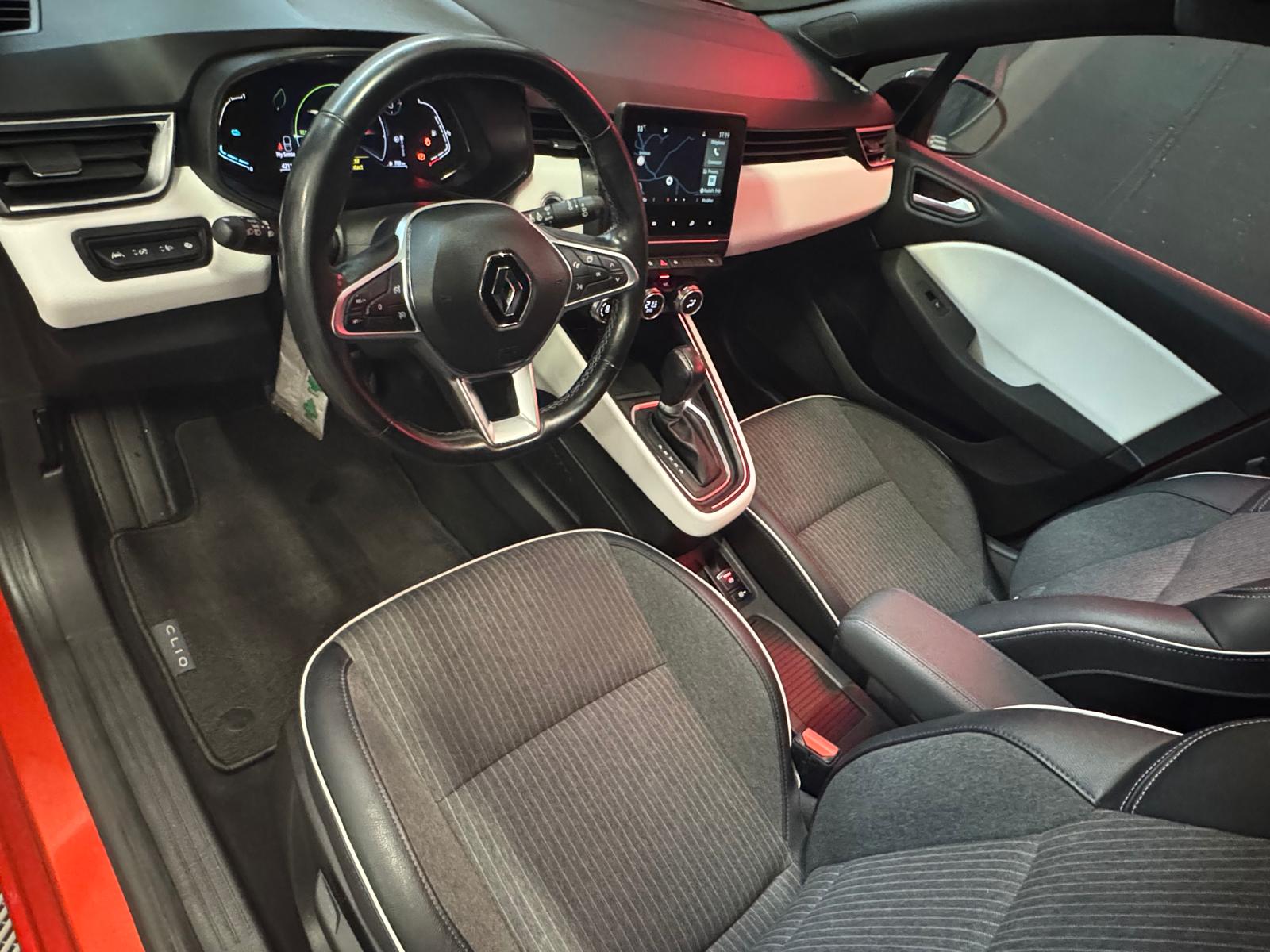 RENAULT Clio 1.6 E-Tech Techno-image-1