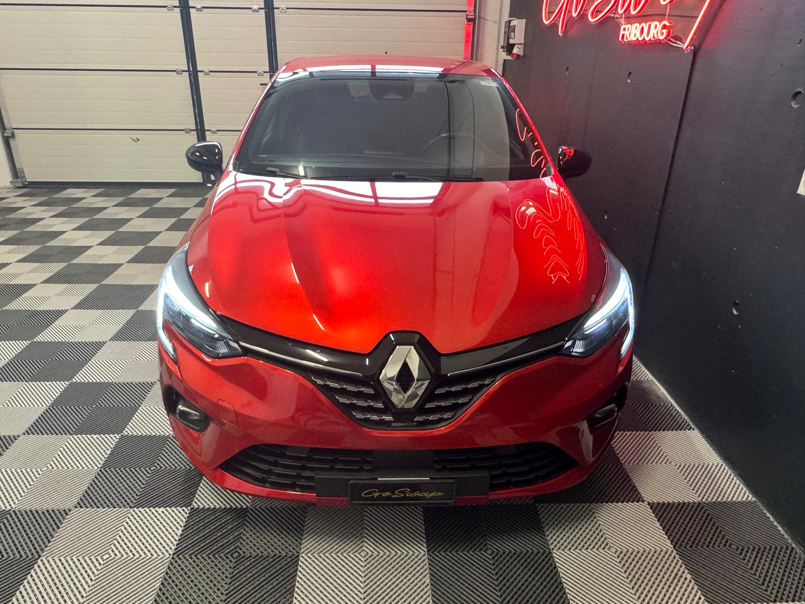 RENAULT Clio 1.6 E-Tech Techno-image-8