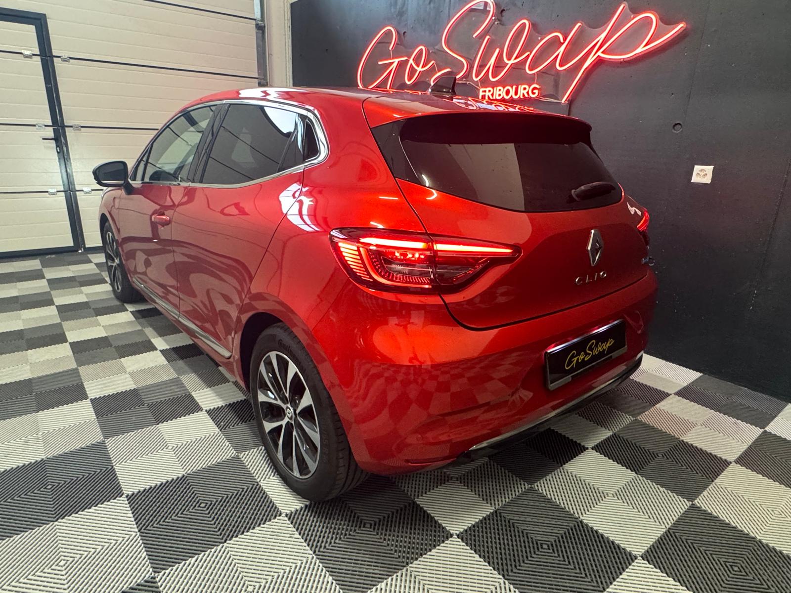 RENAULT Clio 1.6 E-Tech Techno-image-3