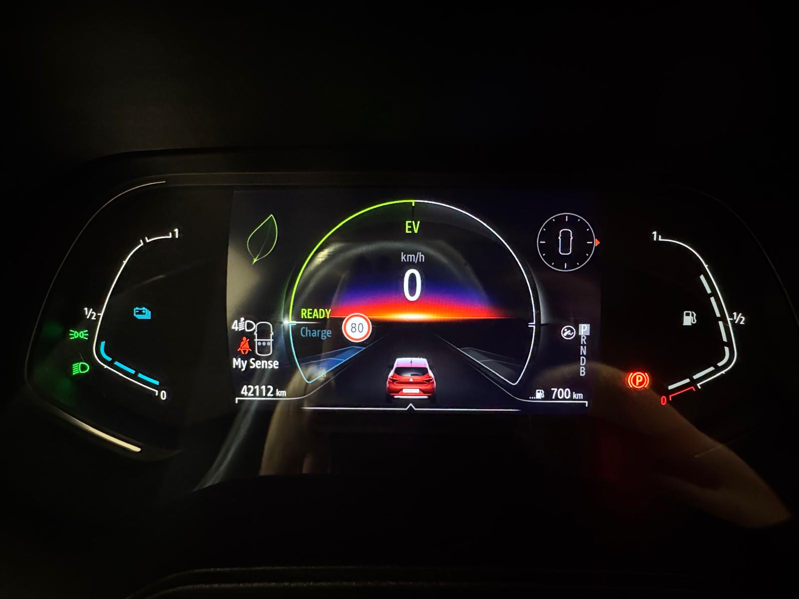 RENAULT Clio 1.6 E-Tech Techno-image-19
