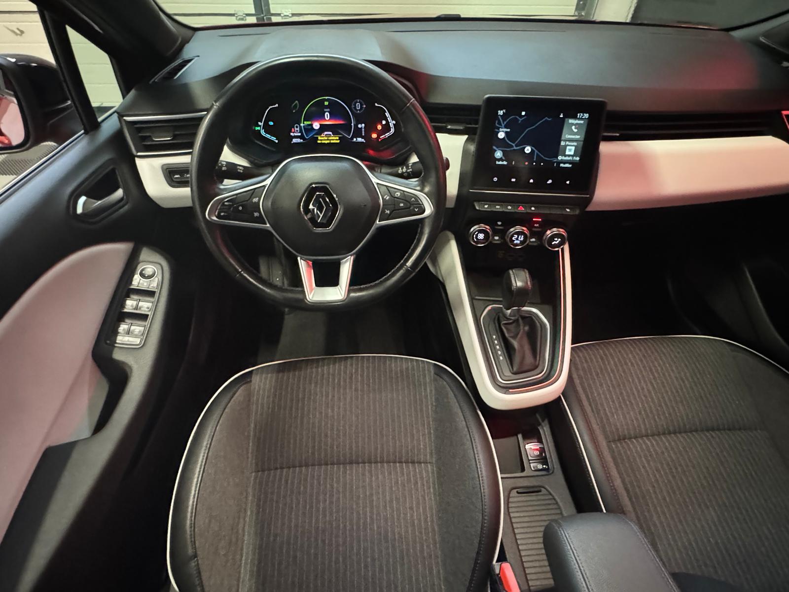 RENAULT Clio 1.6 E-Tech Techno-image-15