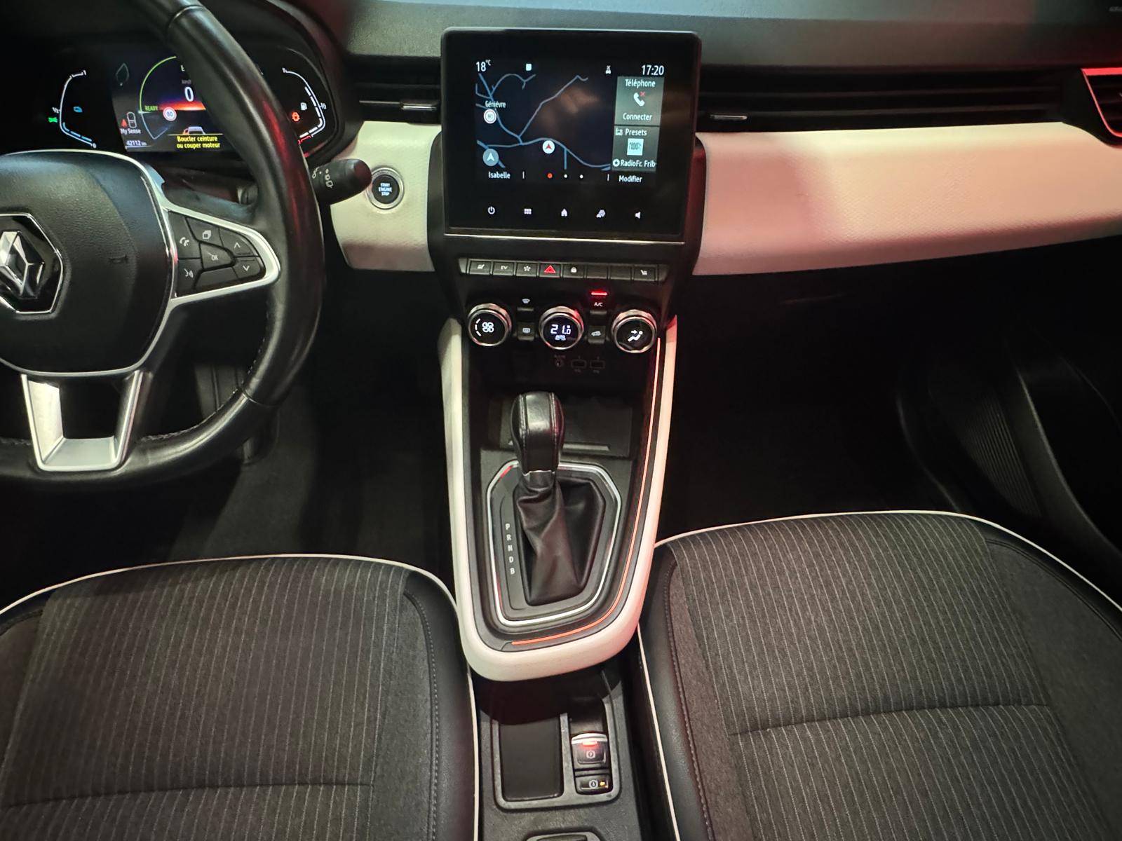 RENAULT Clio 1.6 E-Tech Techno-image-14