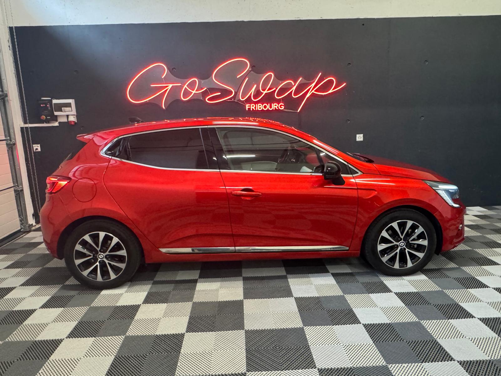 RENAULT Clio 1.6 E-Tech Techno-image-6