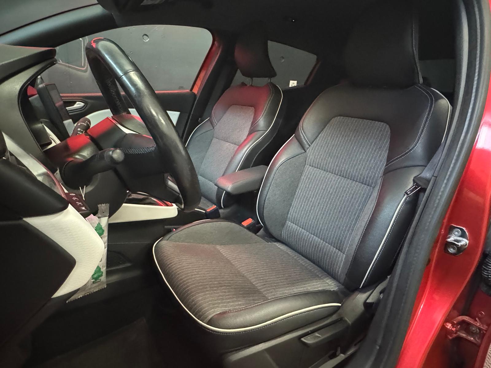 RENAULT Clio 1.6 E-Tech Techno-image-9