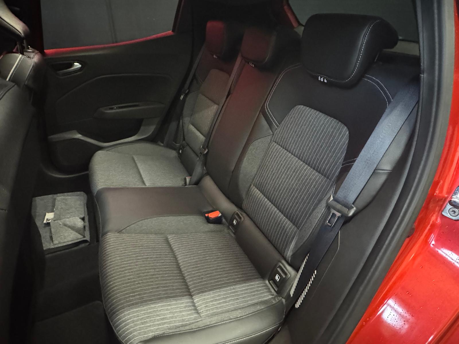 RENAULT Clio 1.6 E-Tech Techno-image-10