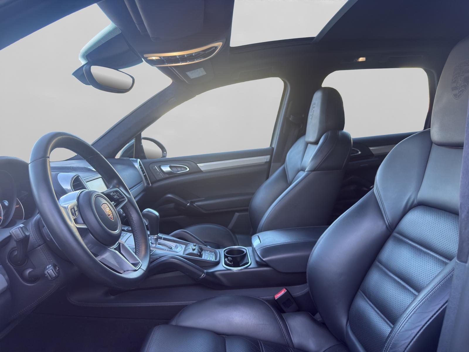 PORSCHE Cayenne Turbo-image-8
