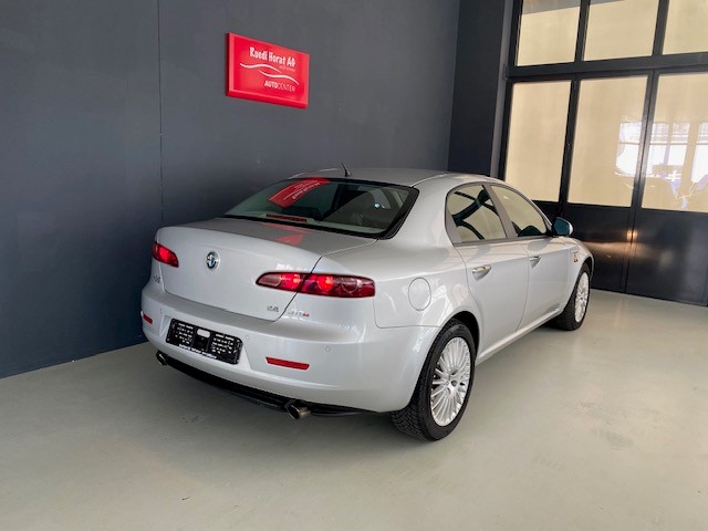 ALFA ROMEO 159 2.4 JTDM 20V Distinctive QTR-image-4