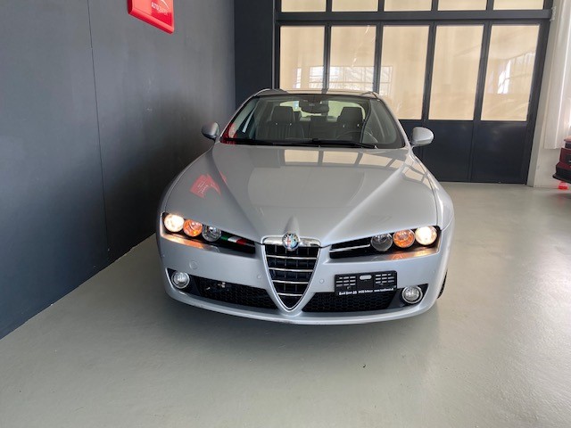 ALFA ROMEO 159 2.4 JTDM 20V Distinctive QTR-image-1