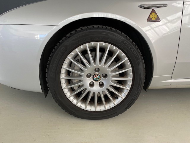 ALFA ROMEO 159 2.4 JTDM 20V Distinctive QTR-image-17