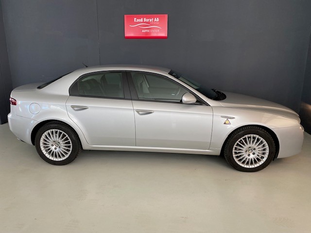 ALFA ROMEO 159 2.4 JTDM 20V Distinctive QTR-image-3