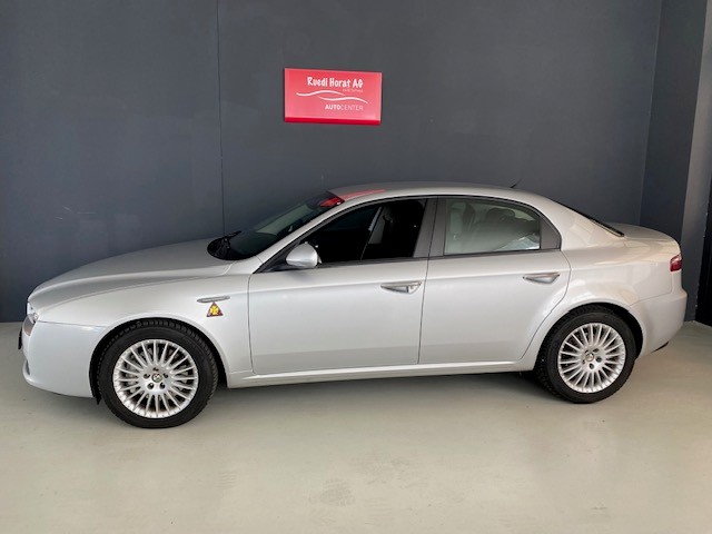 ALFA ROMEO 159 2.4 JTDM 20V Distinctive QTR-image-2