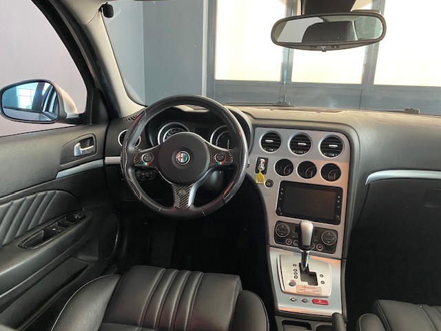 ALFA ROMEO 159 2.4 JTDM 20V Distinctive QTR-image-10