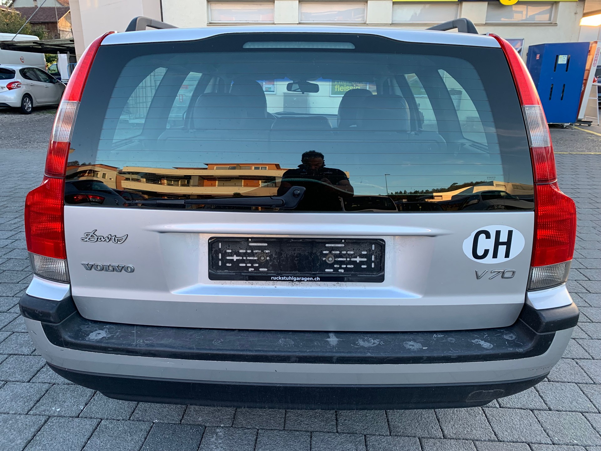 VOLVO V70 2.4T-image-5