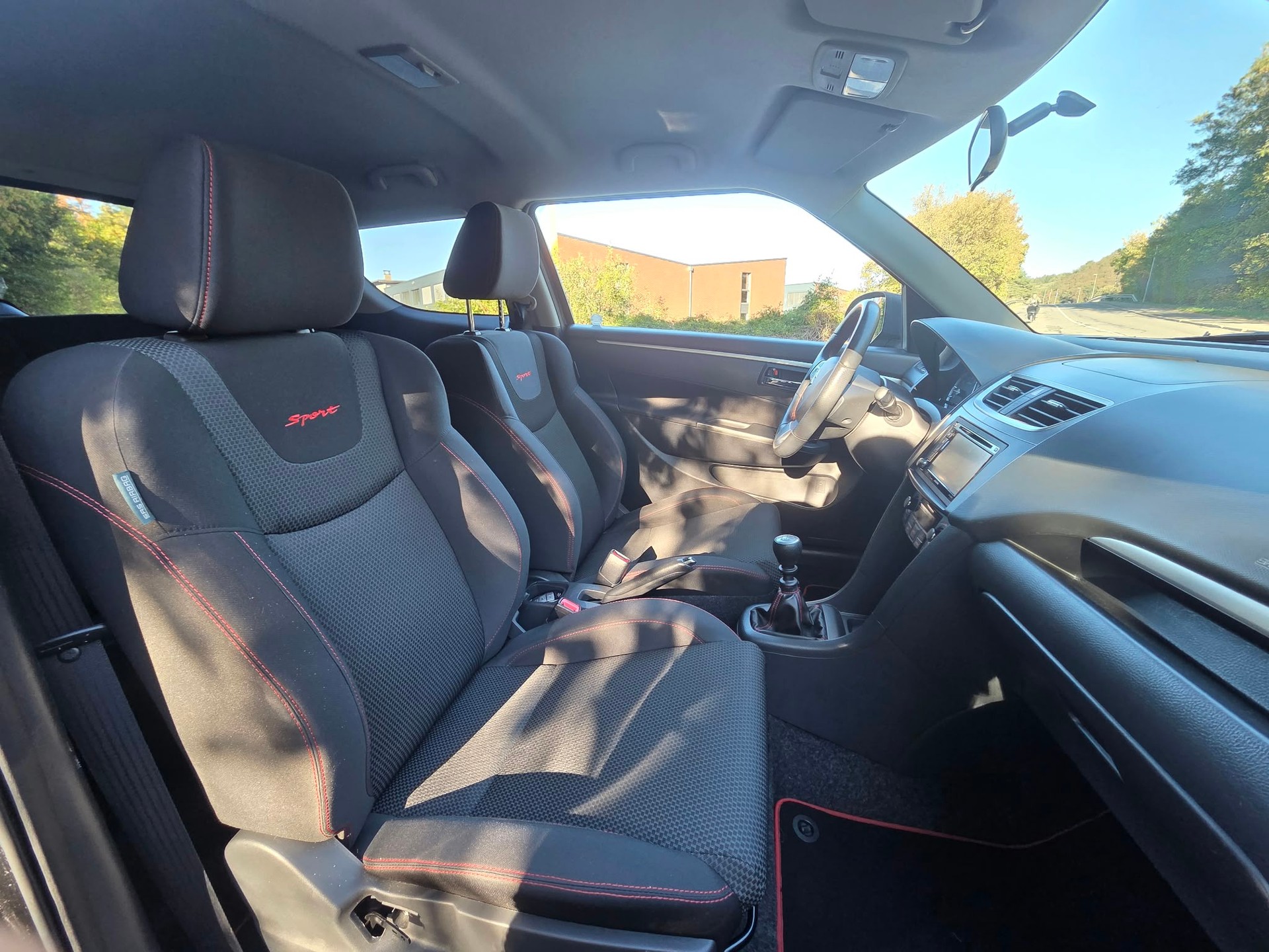 SUZUKI Swift 1.6i 16V Sport-image-14