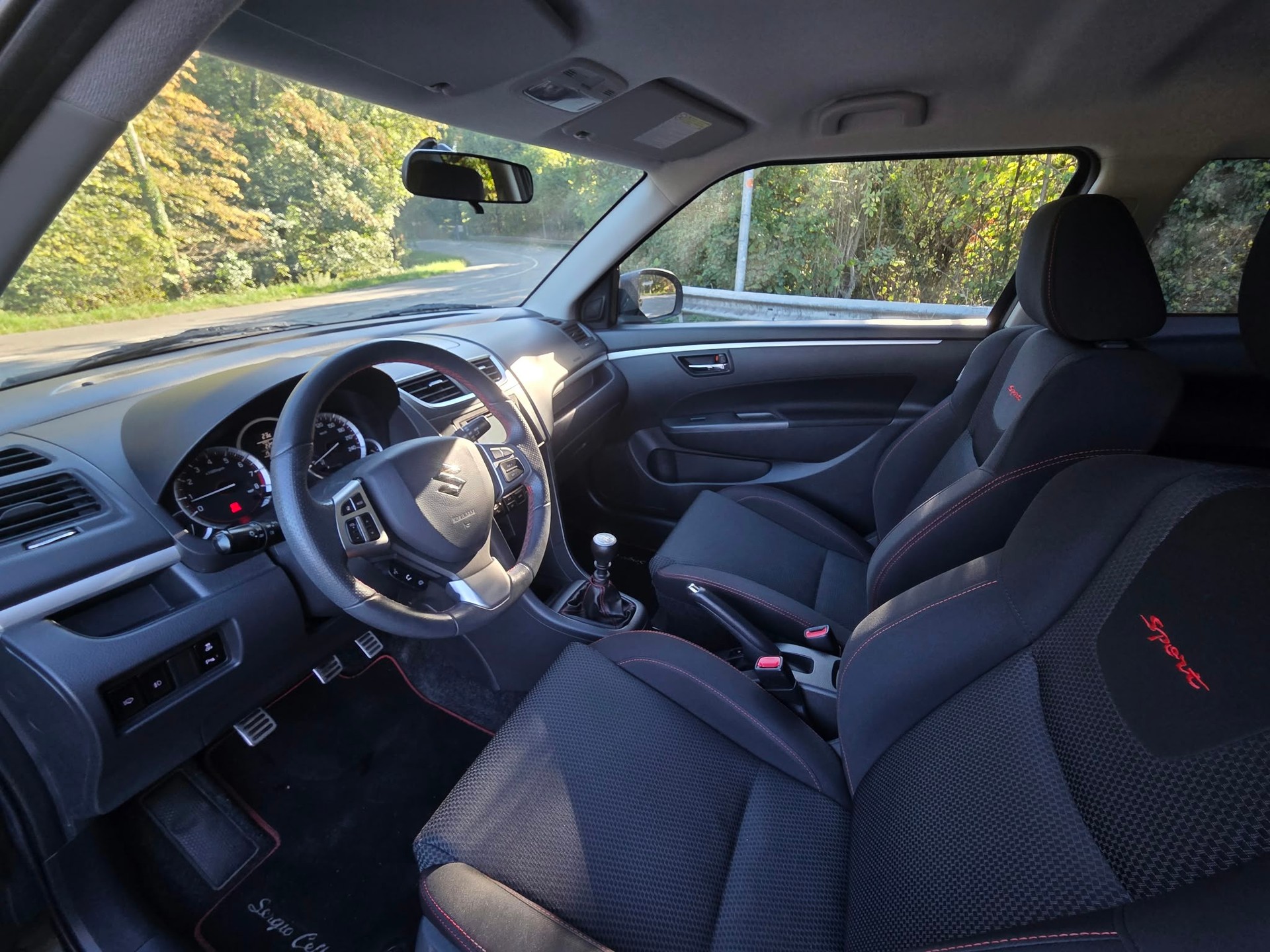 SUZUKI Swift 1.6i 16V Sport-image-11
