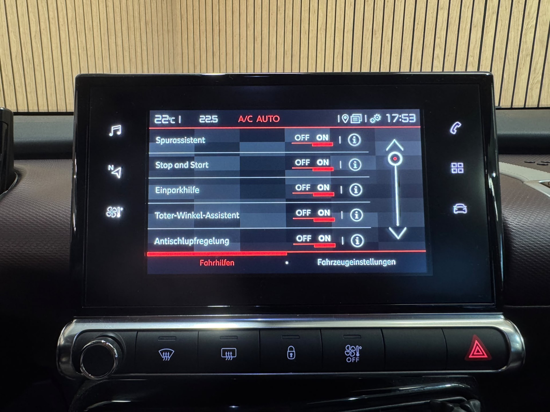 CITROEN C4 Cactus 1.2 Pure Tech Shine EAT6-image-15