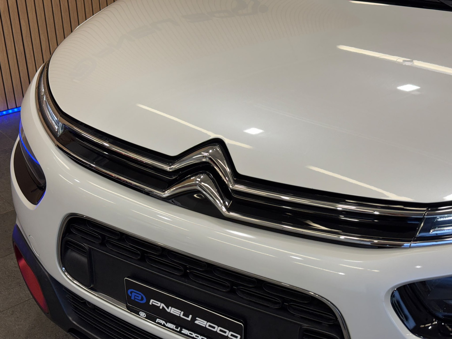 CITROEN C4 Cactus 1.2 Pure Tech Shine EAT6-image-1