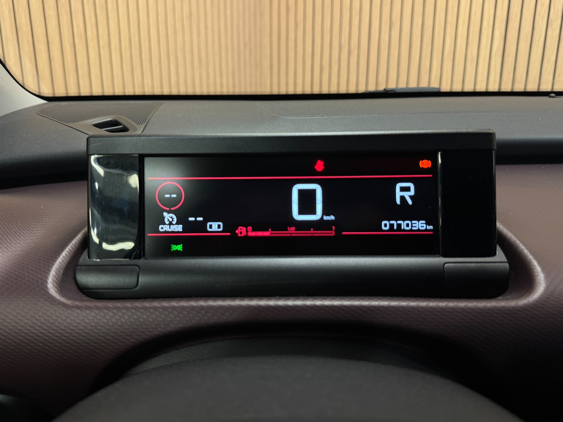 CITROEN C4 Cactus 1.2 Pure Tech Shine EAT6-image-11