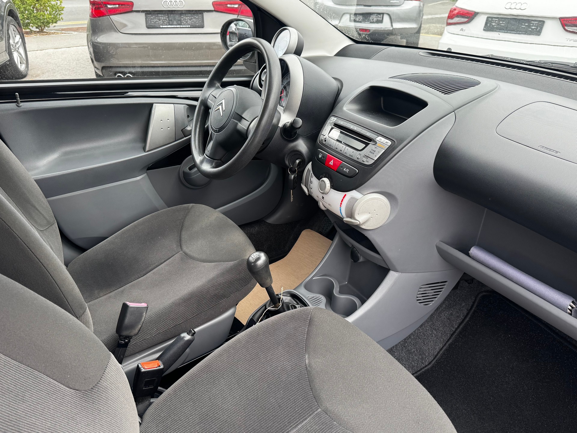 CITROEN C1 1.0i X-image-8
