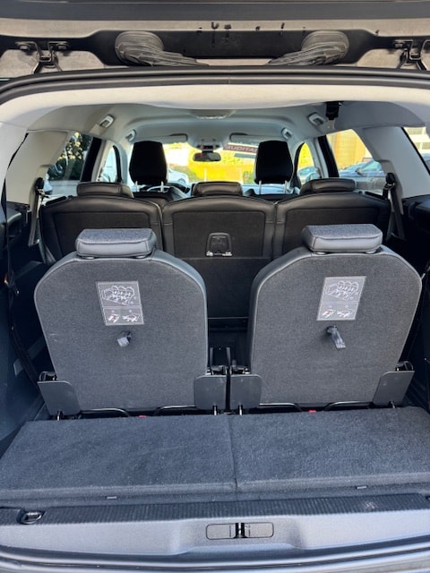 PEUGEOT 5008 1.2 Pure Tech Allure EAT8-image-22