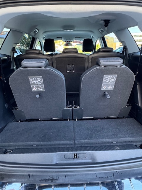 PEUGEOT 5008 1.2 Pure Tech Allure EAT8-image-25