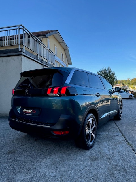 PEUGEOT 5008 1.2 Pure Tech Allure EAT8-image-4