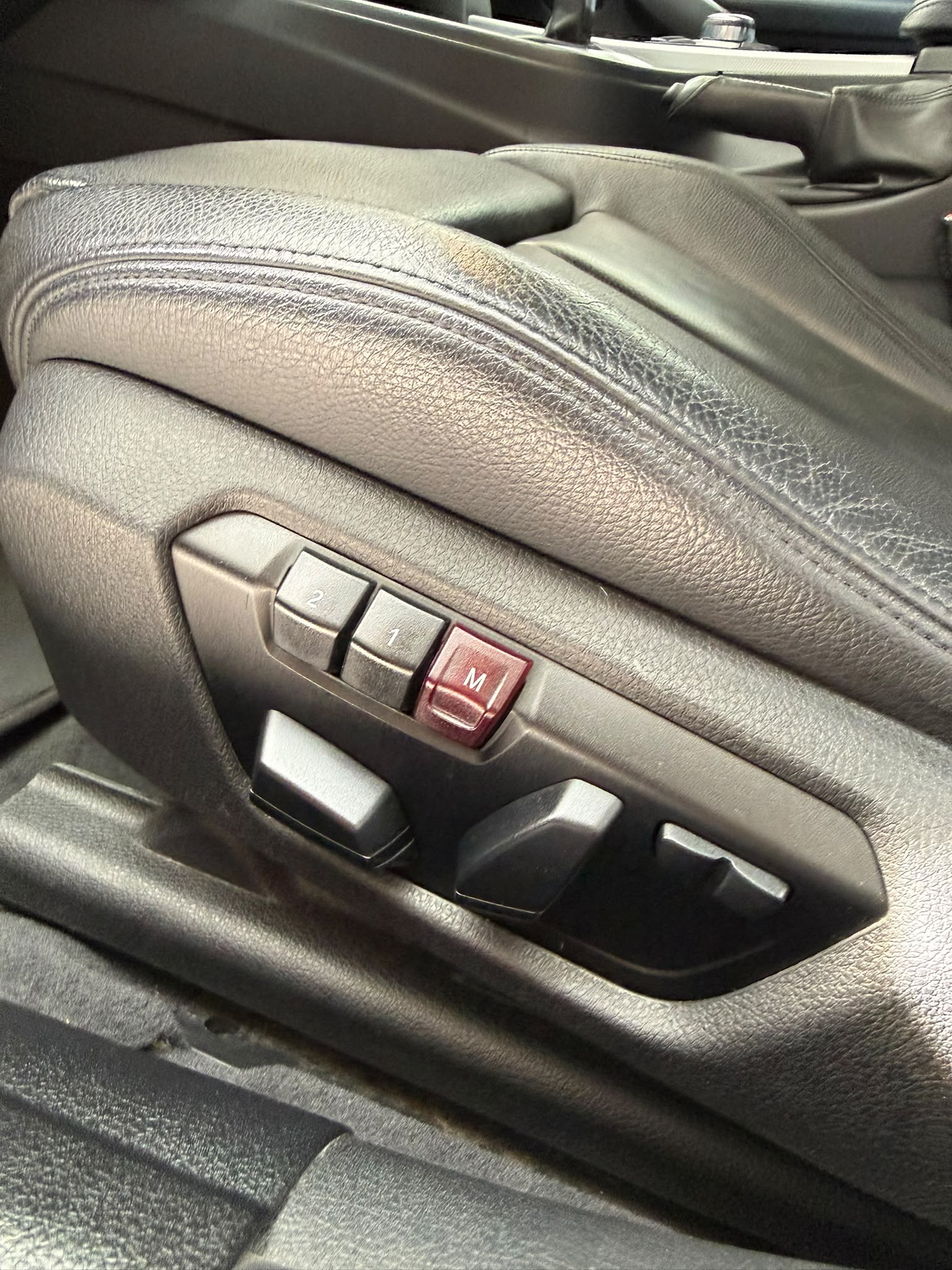 BMW 330d Touring Steptronic M-Sportpaket-image-8