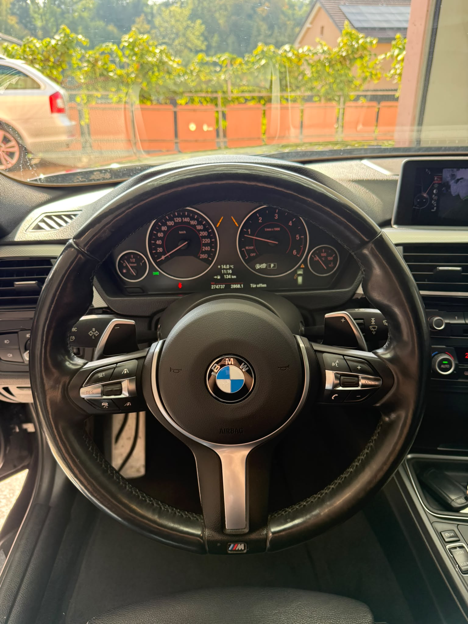 BMW 330d Touring Steptronic M-Sportpaket-image-11
