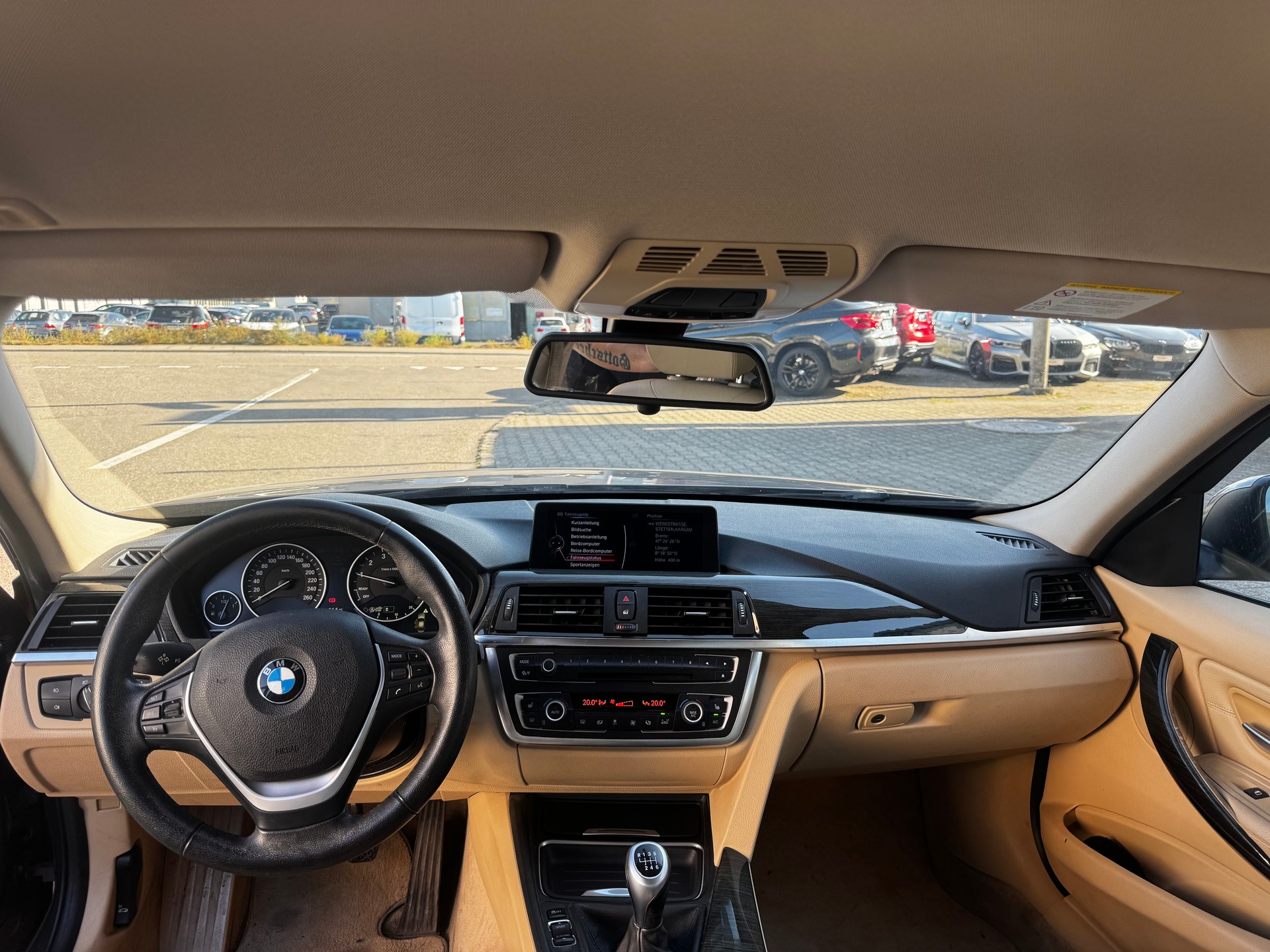 BMW 328i xDrive Luxury Line-image-4