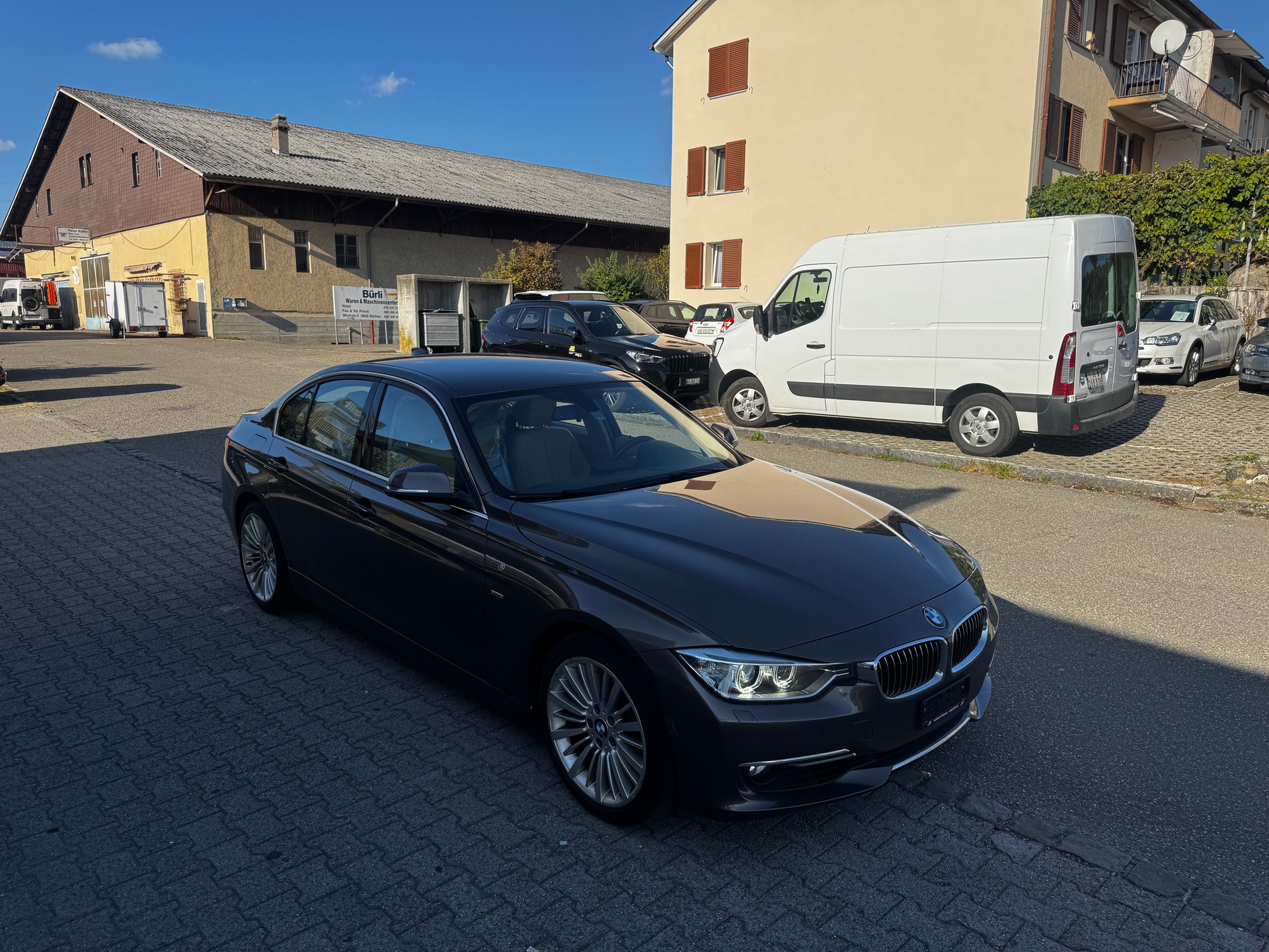 BMW 328i xDrive Luxury Line-image-1