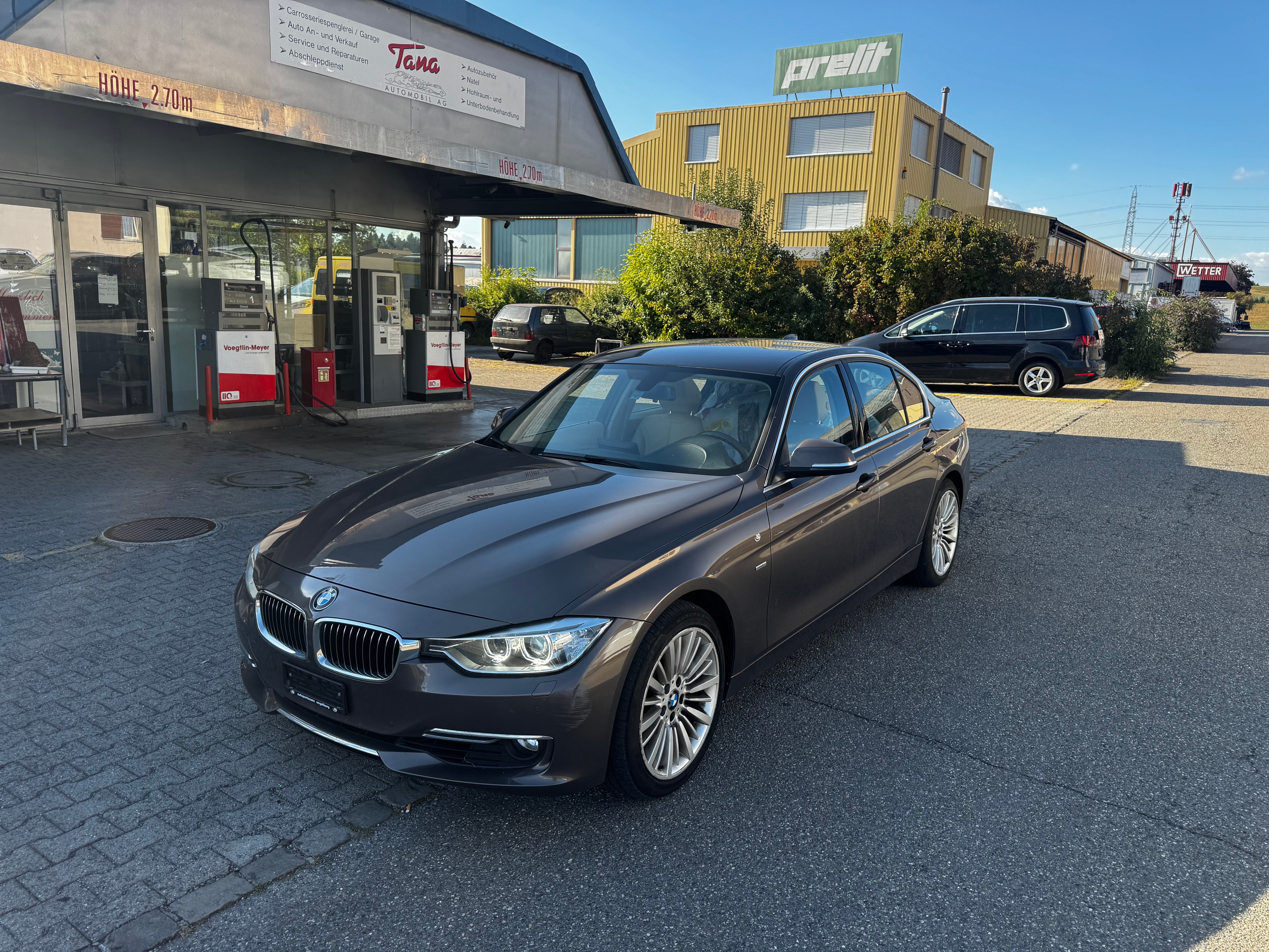 Car photo