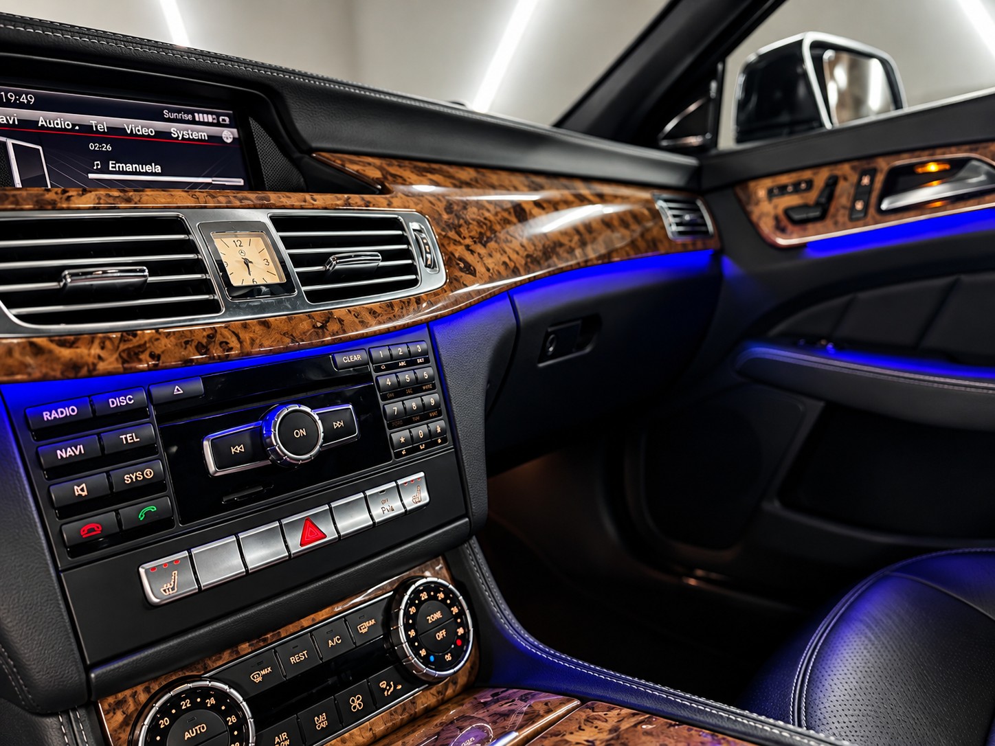 MERCEDES-BENZ CLS 350 CDI 4Matic 7G-Tronic-image-11