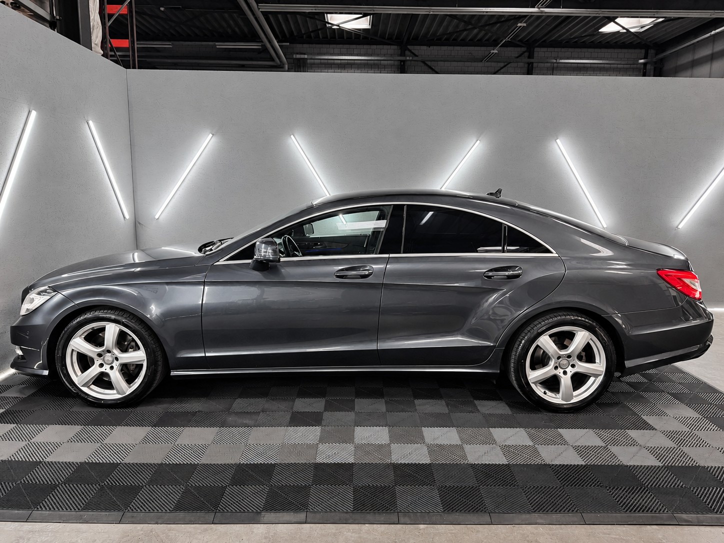 MERCEDES-BENZ CLS 350 CDI 4Matic 7G-Tronic-image-3