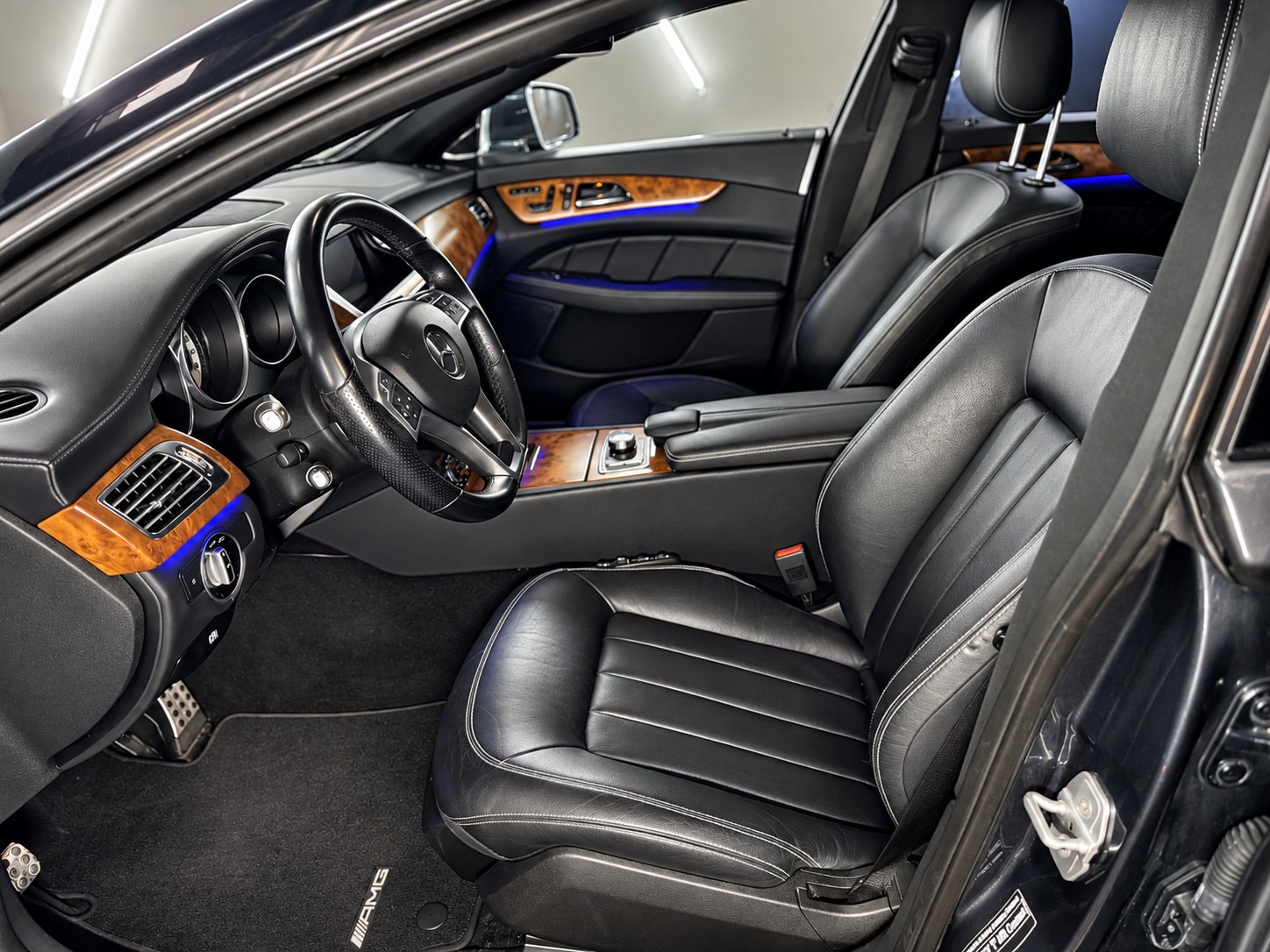 MERCEDES-BENZ CLS 350 CDI 4Matic 7G-Tronic-image-6