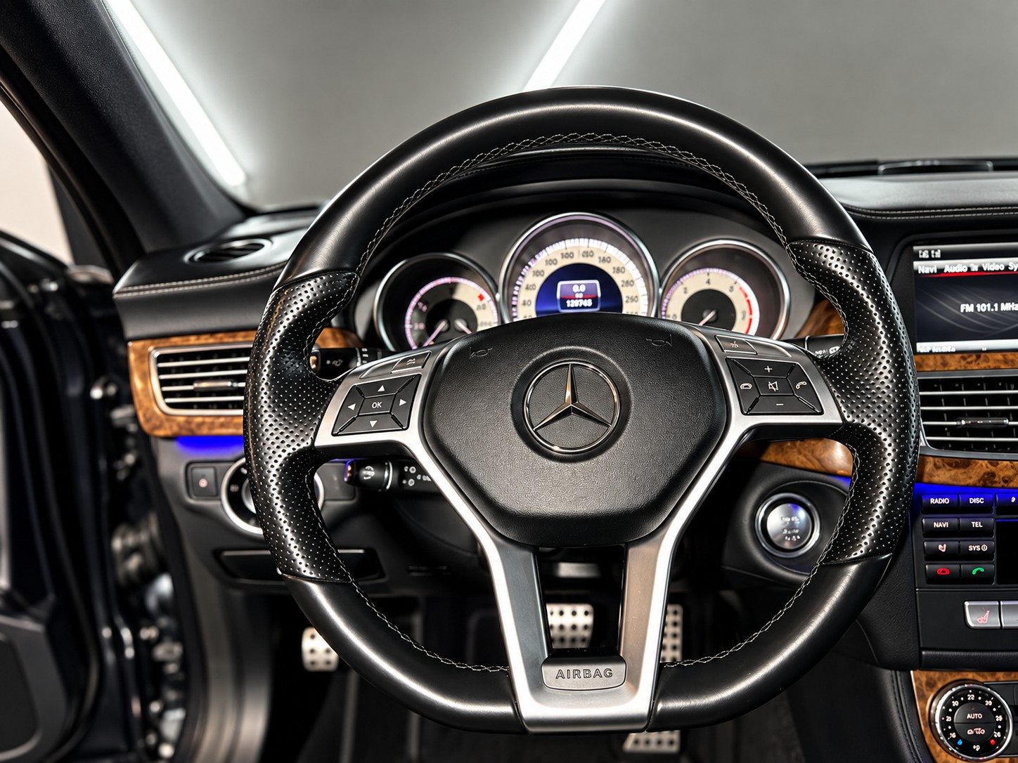 MERCEDES-BENZ CLS 350 CDI 4Matic 7G-Tronic-image-9