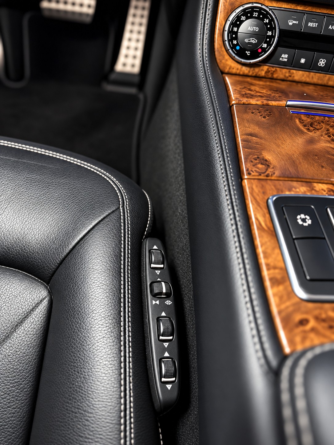 MERCEDES-BENZ CLS 350 CDI 4Matic 7G-Tronic-image-12