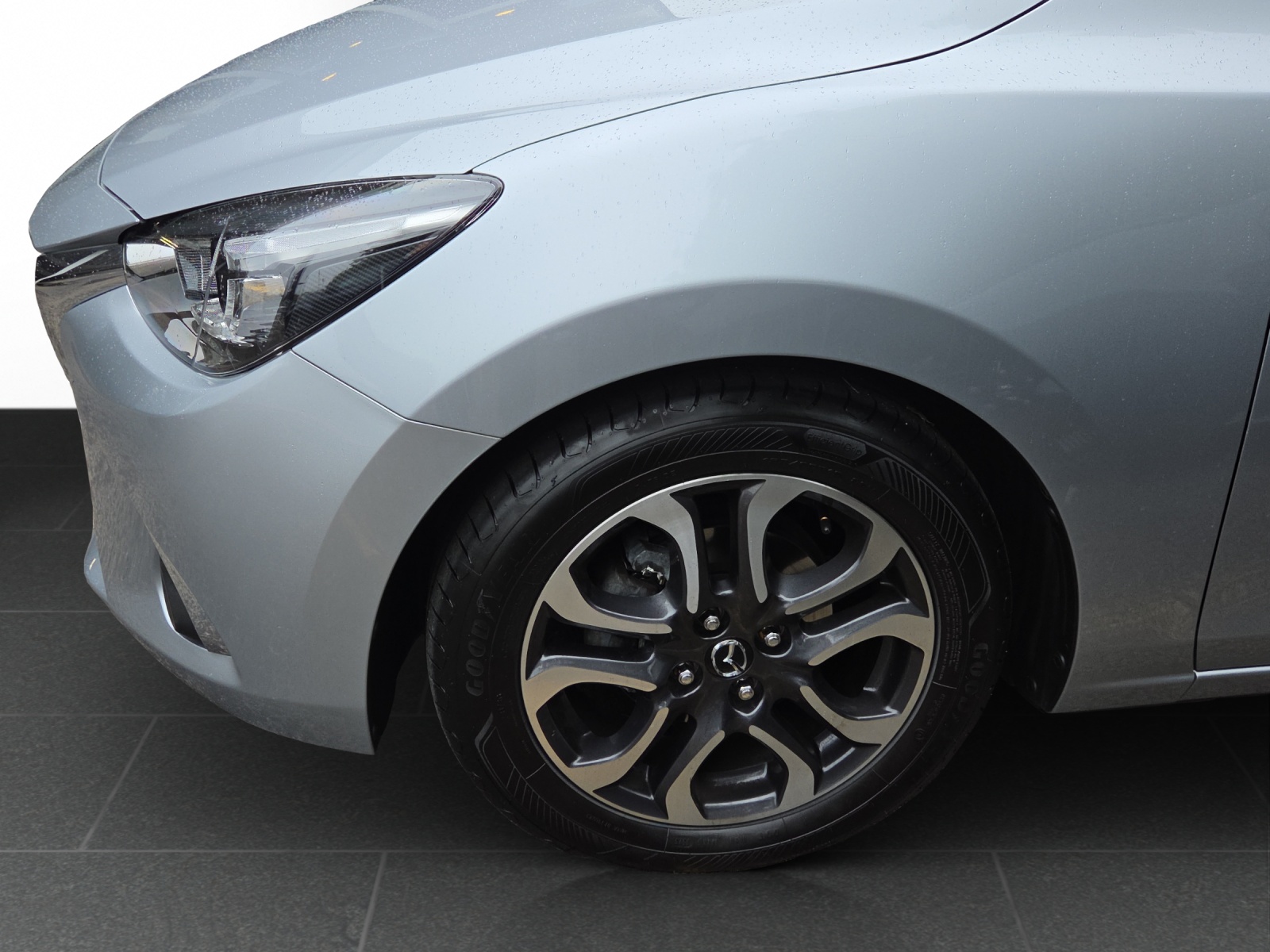 MAZDA 2 G 90 Revolution-image-3