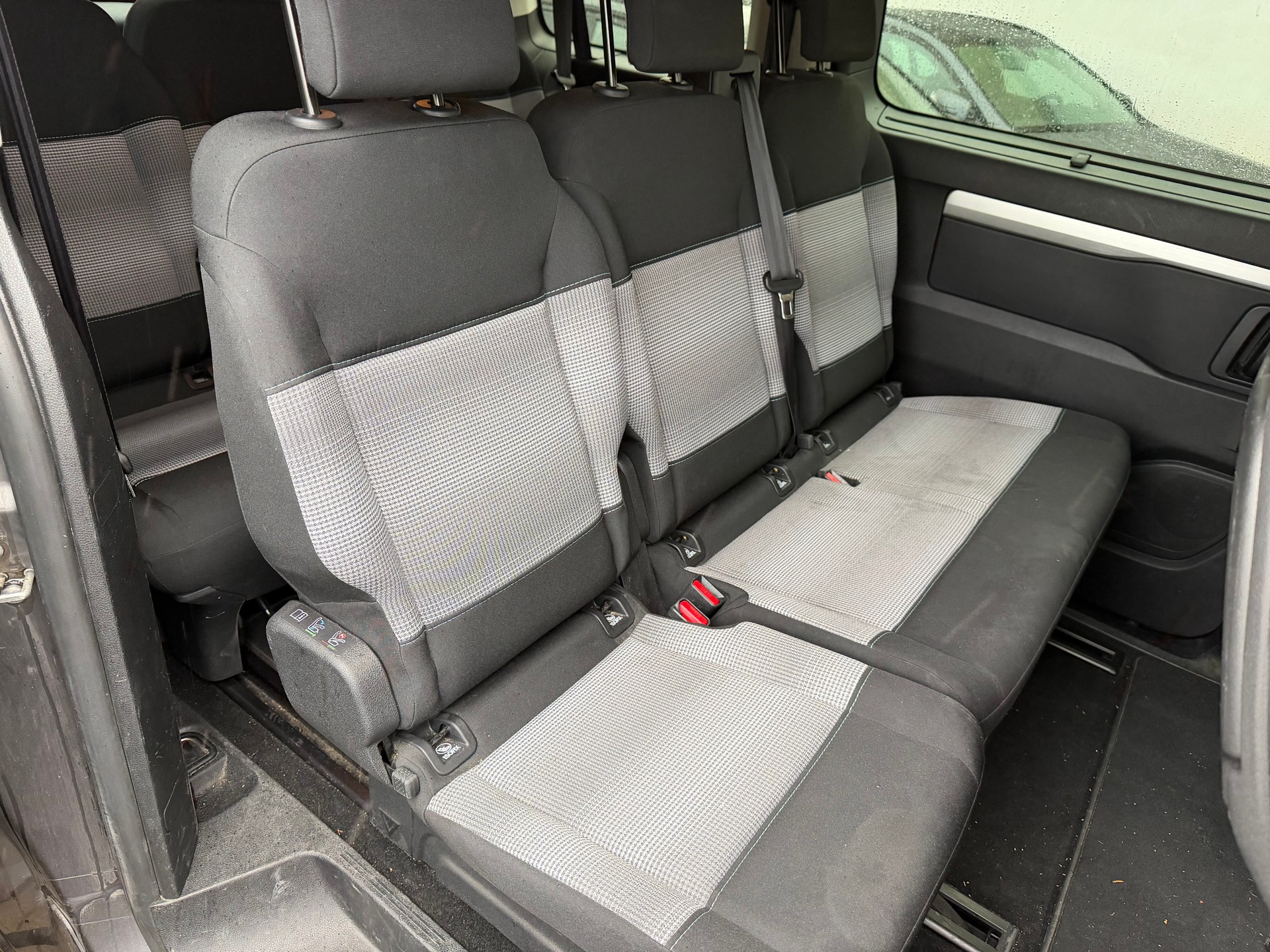 CITROEN Spacetourer 2.0 BlueHDi Business Lounge M-image-12