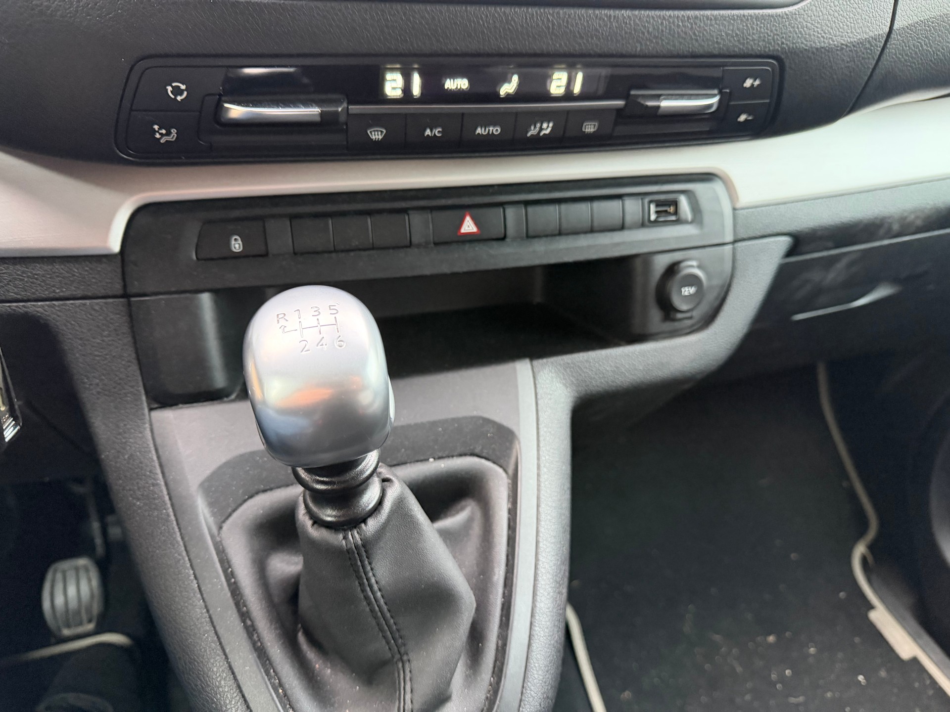 CITROEN Spacetourer 2.0 BlueHDi Business Lounge M-image-8