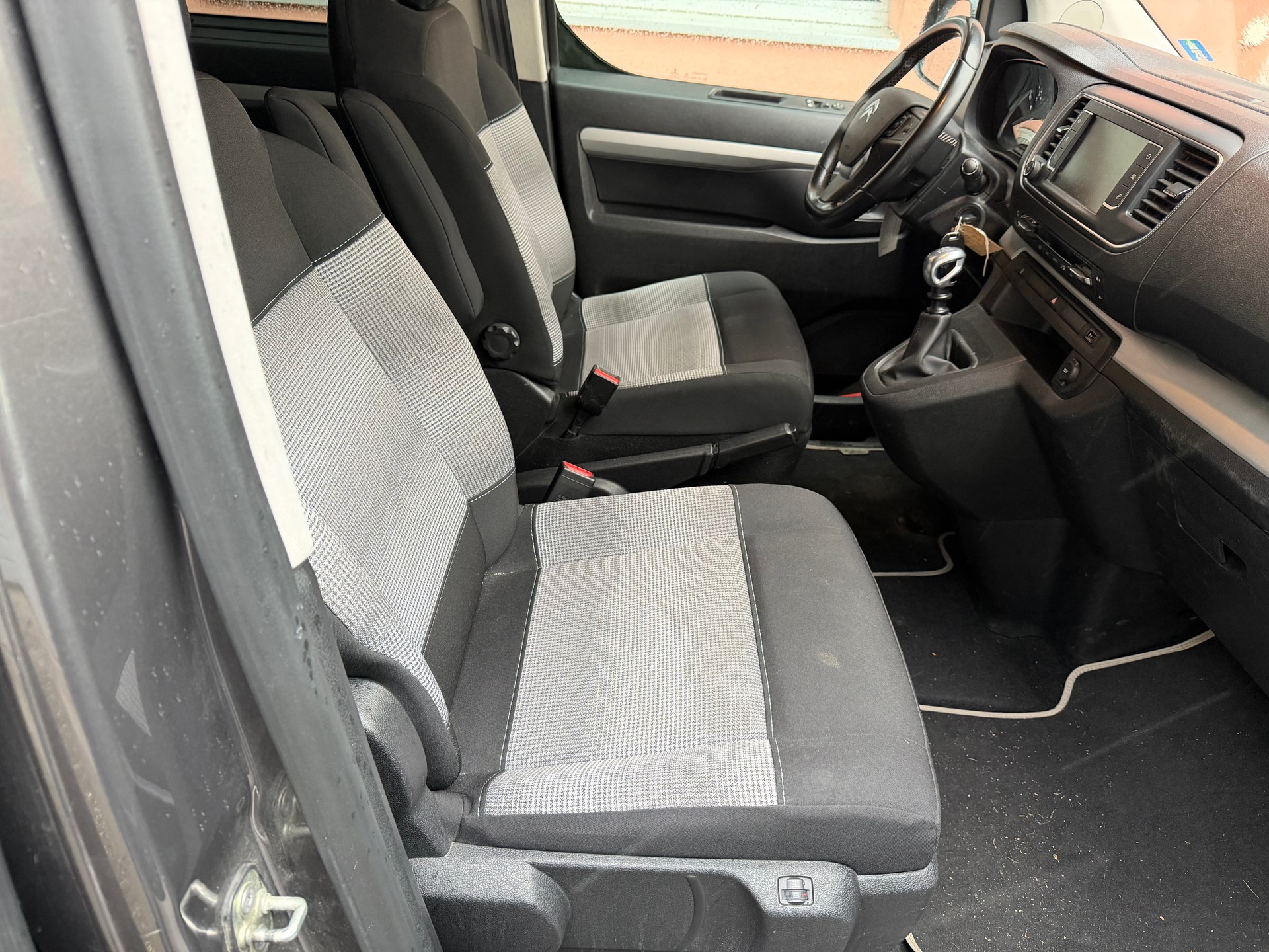 CITROEN Spacetourer 2.0 BlueHDi Business Lounge M-image-10
