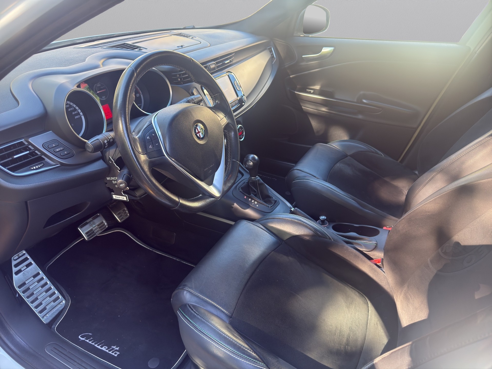 ALFA ROMEO Giulietta 1750 TBi Quadrifoglio Verde TCT-image-8