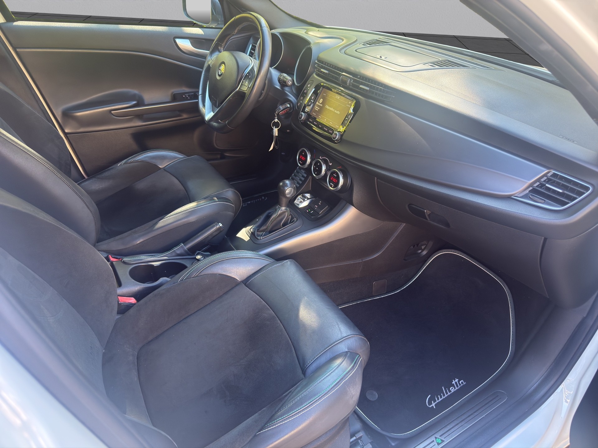 ALFA ROMEO Giulietta 1750 TBi Quadrifoglio Verde TCT-image-17
