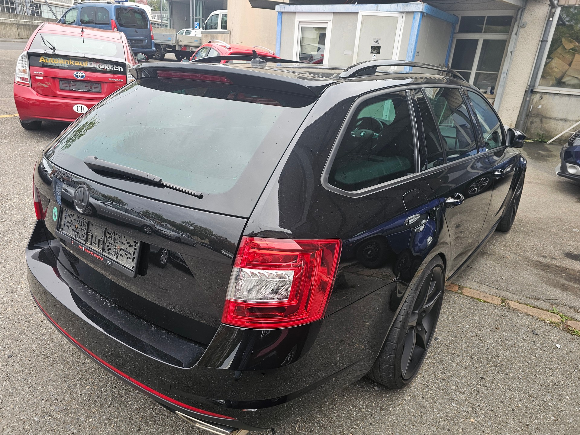 SKODA Octavia Combi 2.0 TDI RS DSG-image-3