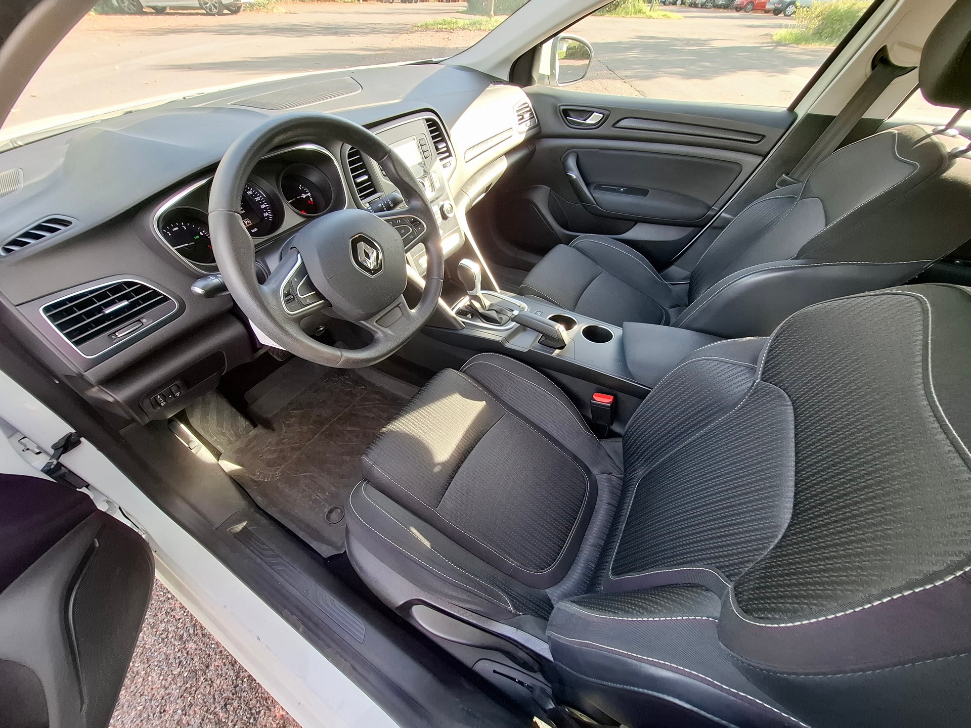 RENAULT Mégane Grandtour 1.5 dCi Business EDC-image-10