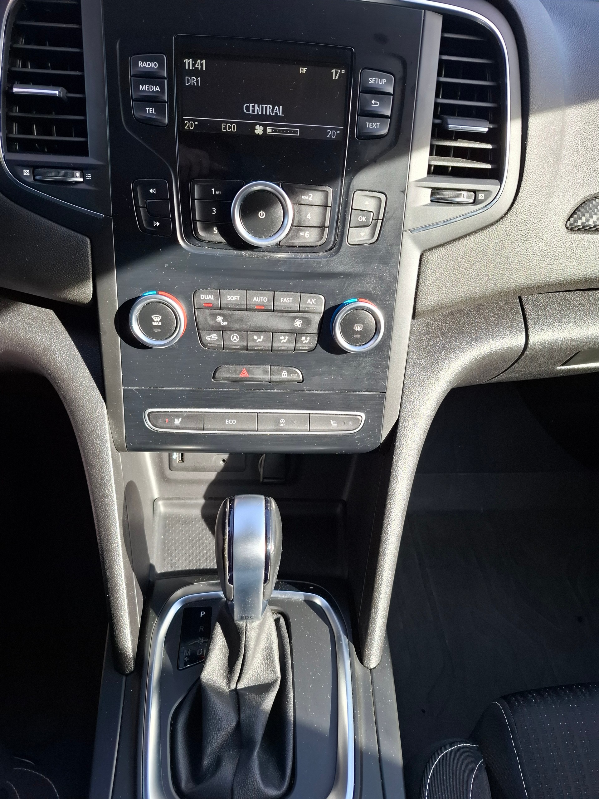 RENAULT Mégane Grandtour 1.5 dCi Business EDC-image-12